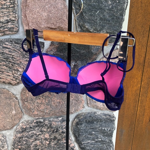 Pink -Victoria’s Secret Bra - Picture 2 of 3